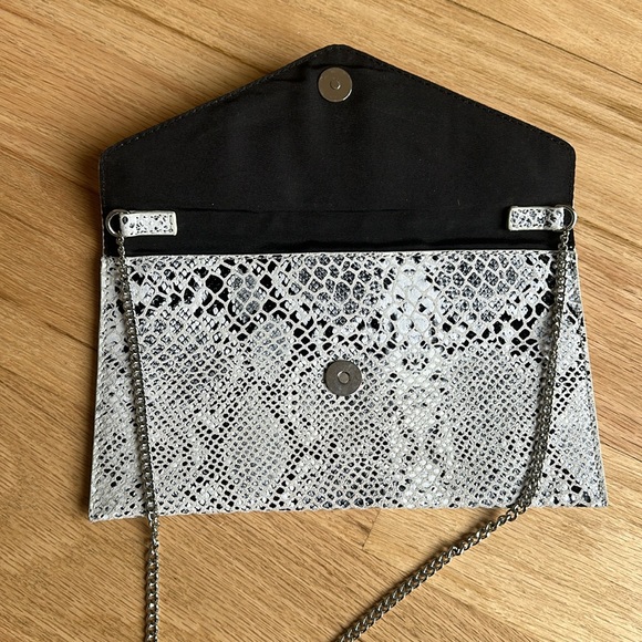 Snakeskin Clutch Purse with Metal Chain Strap - Picture 3 of 7